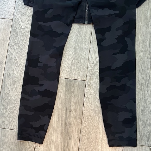 LuluLemon matching set limited edition black cameo Aria set - Picture 7 of 11